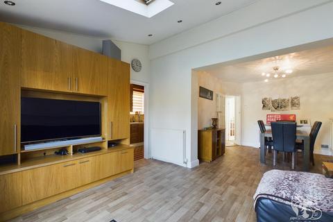 3 bedroom detached house for sale - Crescent Avenue, Grays