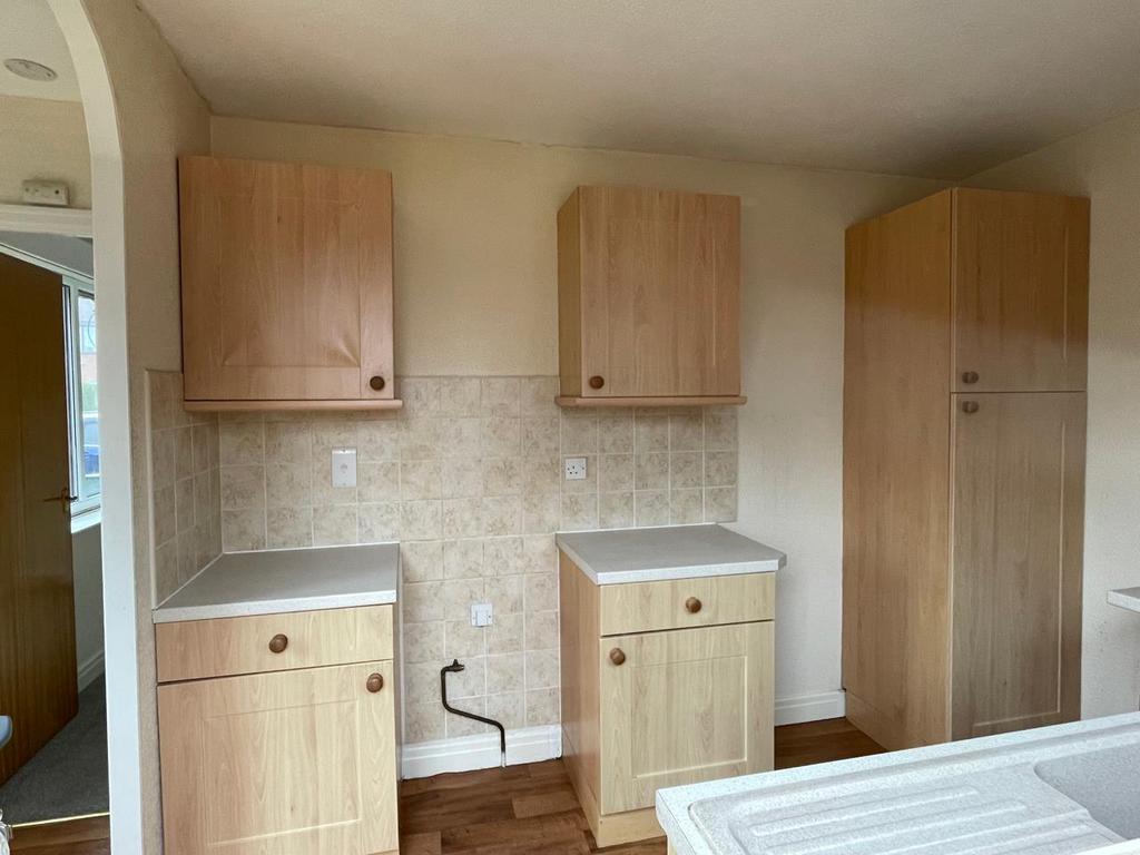 Feversham Drive, Kirkbymoorside, York 2 bed semidetached bungalow £