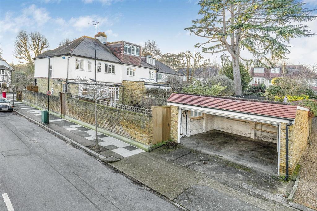 Hertford Avenue, East Sheen, SW14 3 bed house £1,625,000