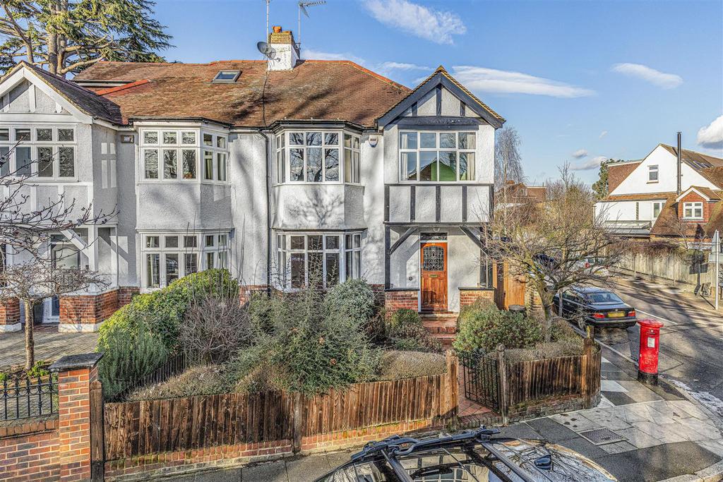 Hertford Avenue, East Sheen, SW14 3 bed house £1,625,000