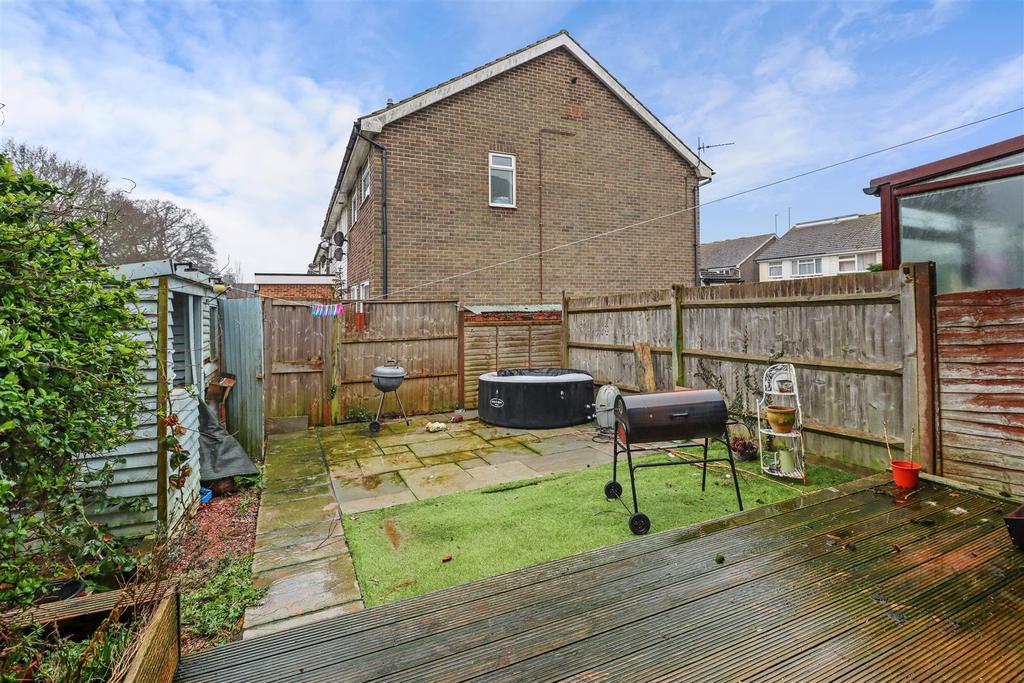 Western Road, Hailsham 3 bed semidetached house £250,000
