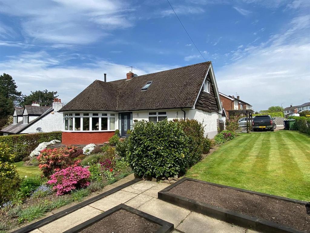 Buxton Old Road, Disley, Stockport 2 bed detached house for sale £550,000
