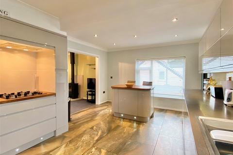 2 bedroom detached house for sale, Buxton Old Road, Disley, Stockport