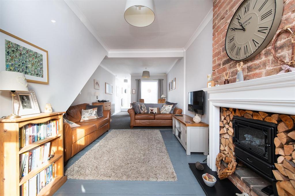 Belle Vue, Stourbridge 2 bed semidetached house £230,000