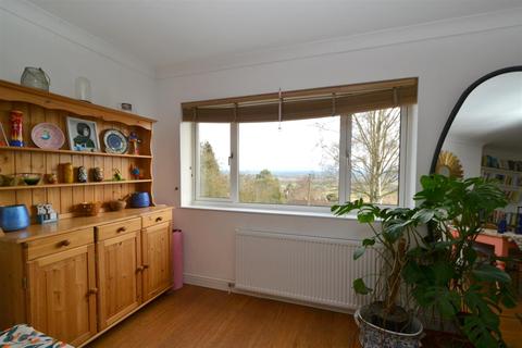 8 Benbow Close, Malvern, WR14 4JJ