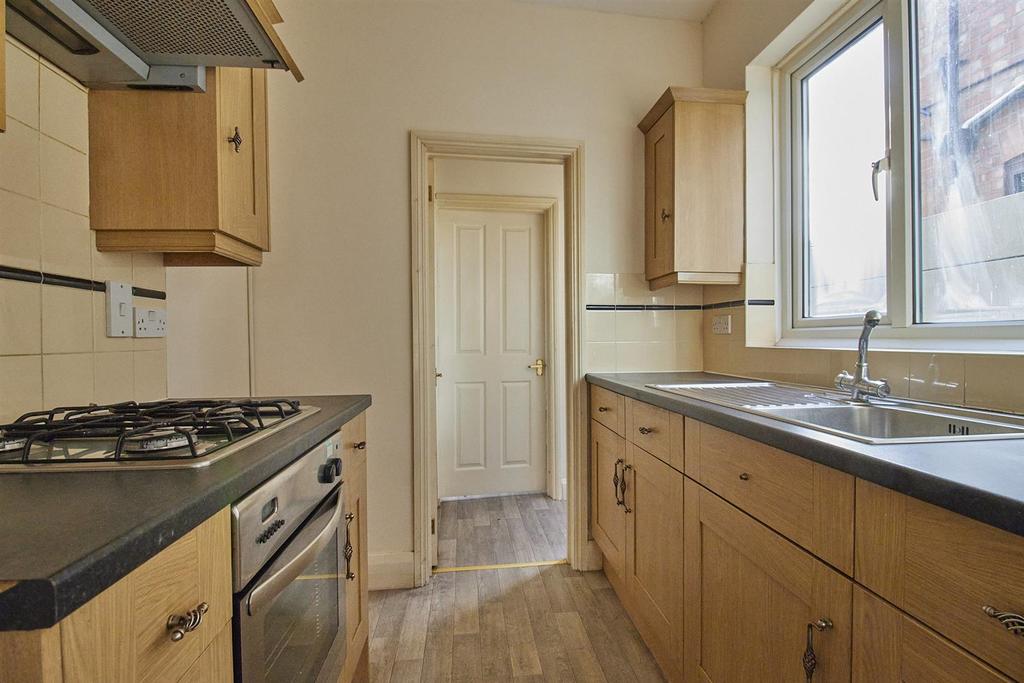 John Street, Hinckley, Leicestershire 3 bed terraced house £700 pcm