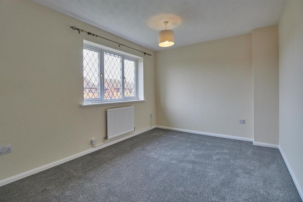 Windrush Drive, Hinckley 3 bed semidetached house £900 pcm (£208 pw)