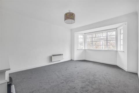 2 bedroom flat to rent, St. Leonards Court, East Sheen, SW14