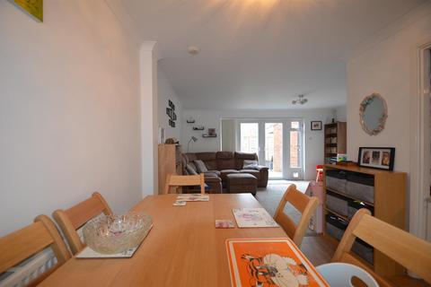 16 Palmer Close, Shefford, SG17 5EE