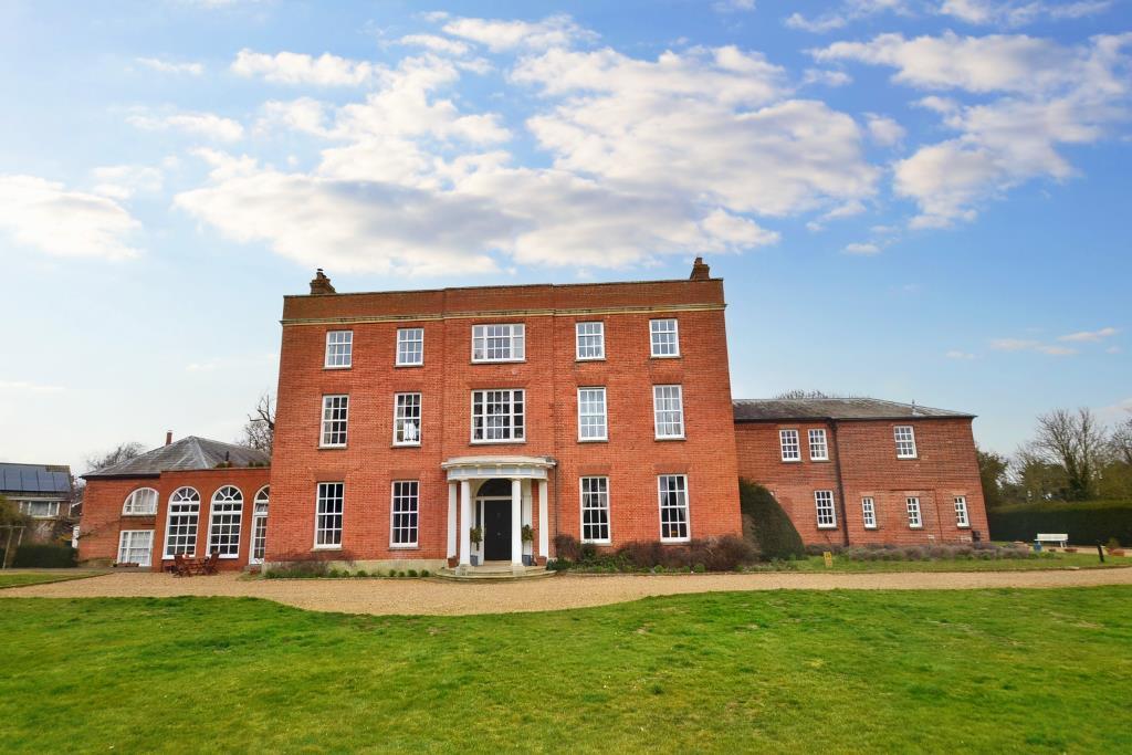 High Street, Broom, Biggleswade 1 bed flat for sale £190,000
