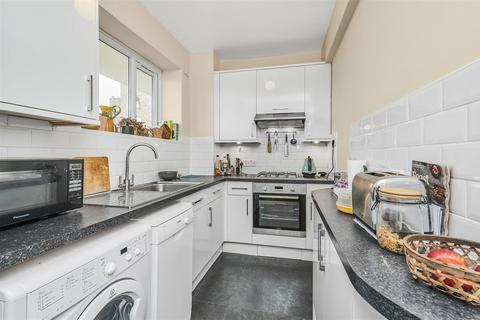 1 bedroom flat to rent, Upper Richmond Road, London