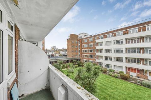 1 bedroom flat to rent, Upper Richmond Road, London