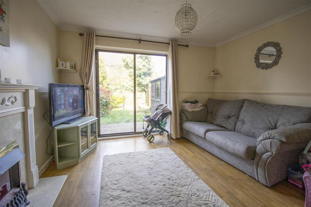 Coopers Elm, Quedgeley 2 bed terraced house £875 pcm (£202 pw)