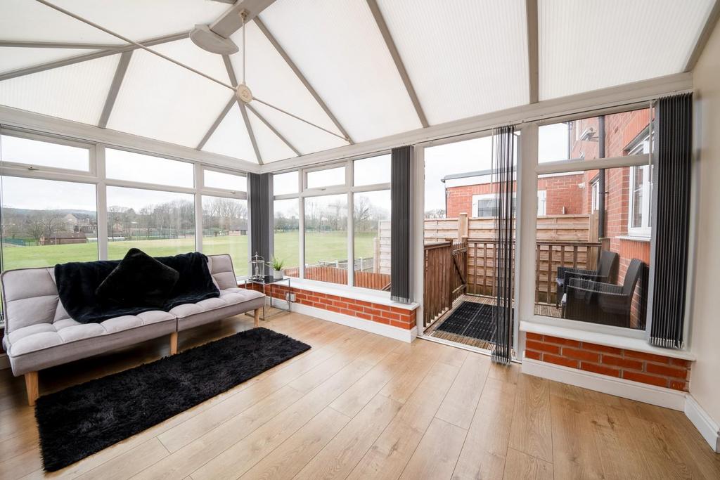SUN ROOM 01.jpg