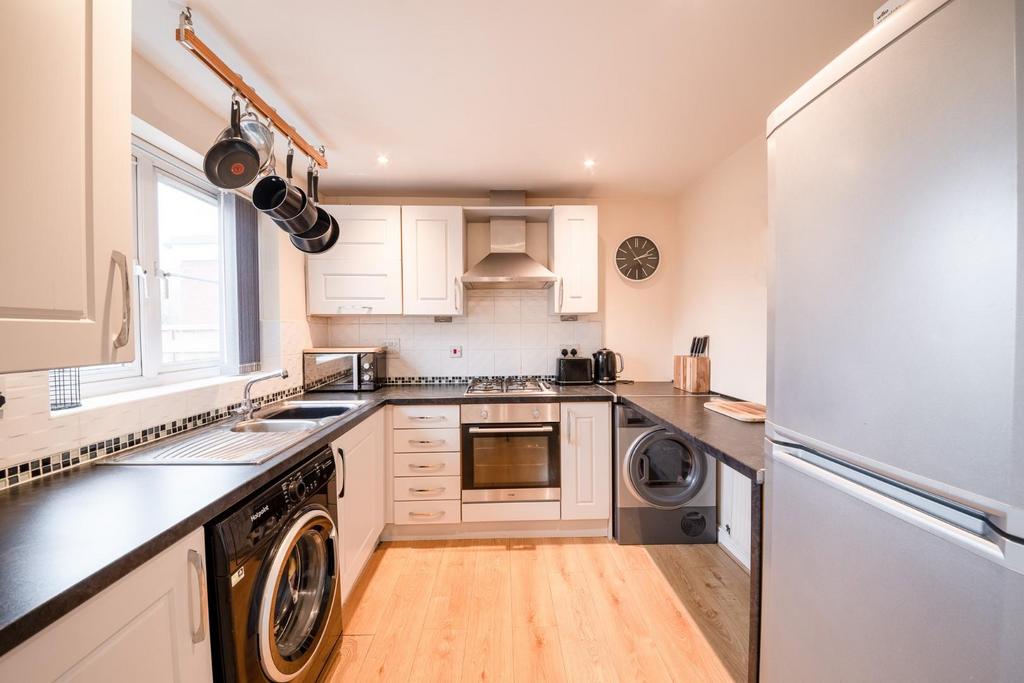 KITCHEN 01.jpg