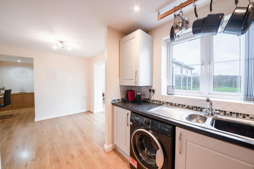 KITCHEN 02.jpg