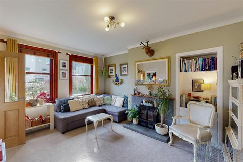11 Hall Park, Abernethy, Perth, PH2 9JE