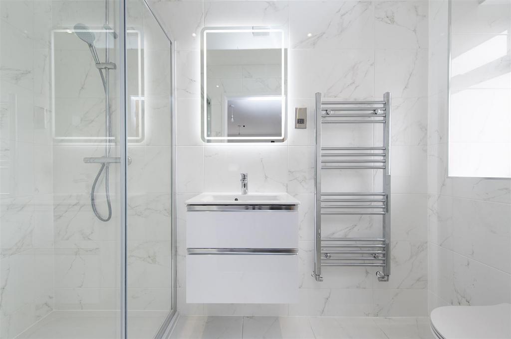 Bedroom Two En-Suite