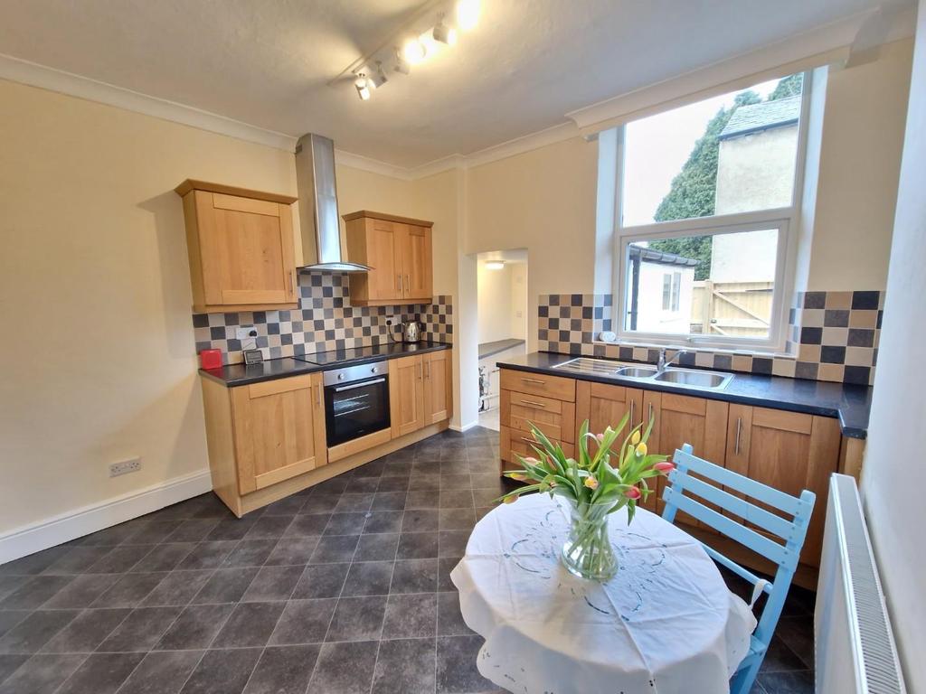 Mayfield Terrace, Harrogate 2 bed house £895 pcm (£207 pw)