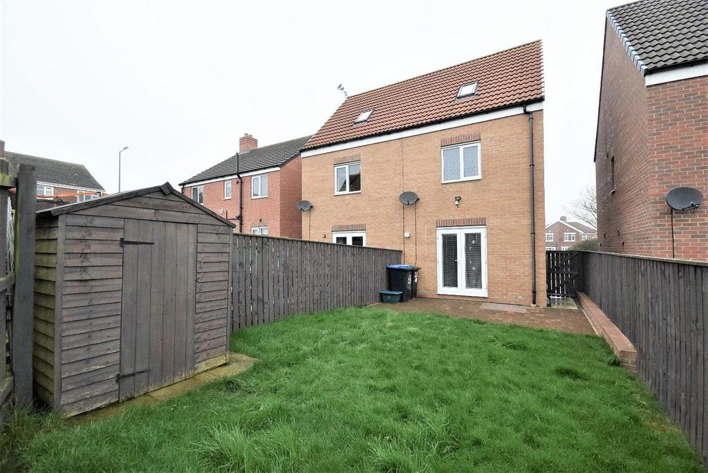 Seaton Close, Easington Village, SR8 3JS 3 bed semidetached house £