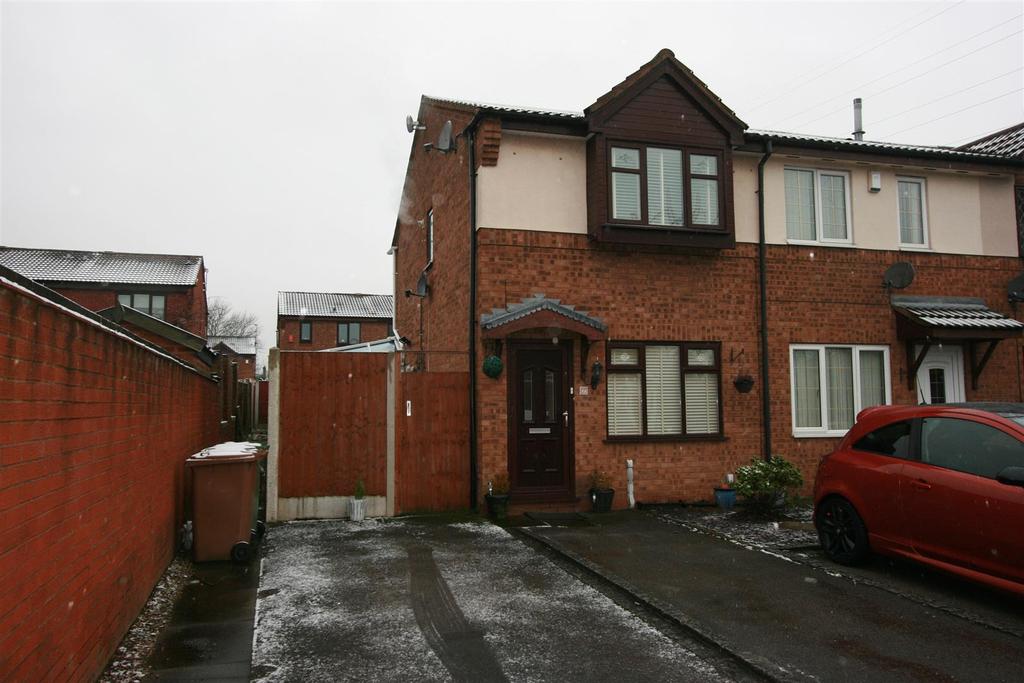 Barford Close, Wednesbury 2 bed end of terrace house £750 pcm (£173 pw)