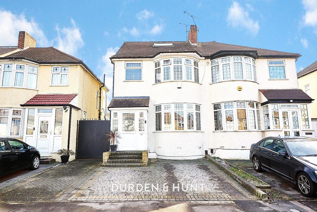 Caterham Avenue, Clayhall, IG5 4 bed semidetached house for sale £