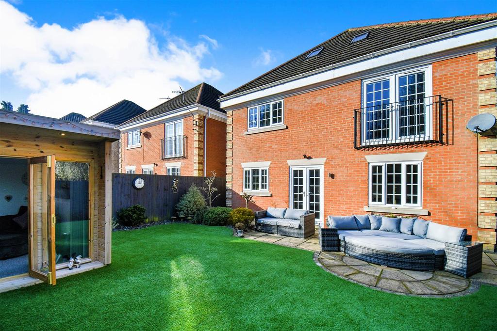 Clear View Close, Hull 5 bed detached house £410,000