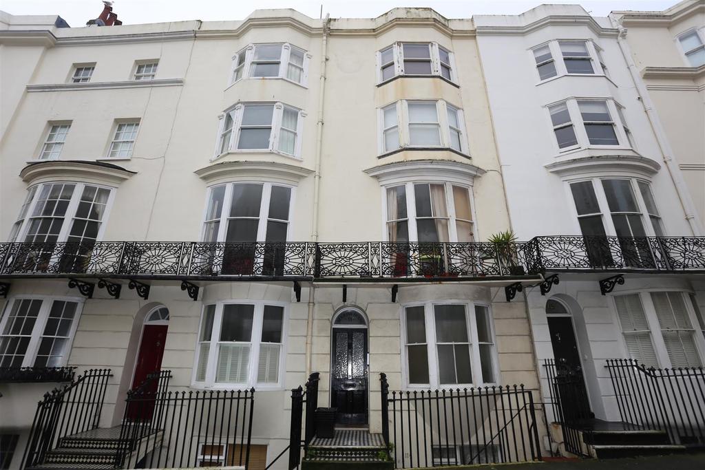 Bloomsbury Place, Brighton 2 bed flat £1,195 pcm (£276 pw)