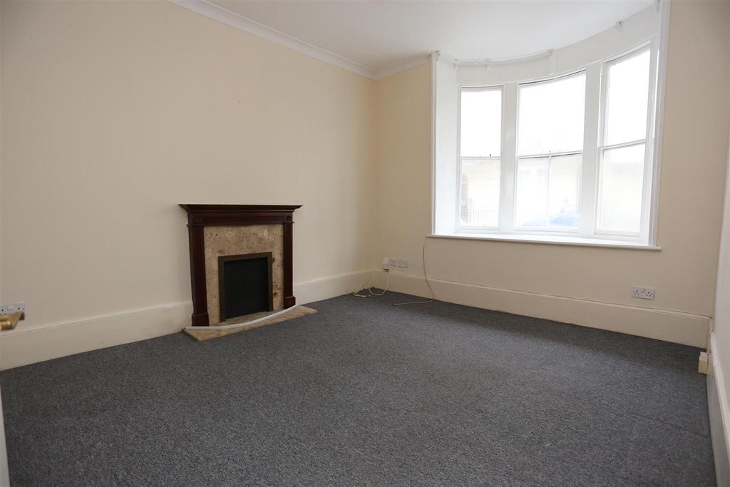 Bloomsbury Place, Brighton 2 bed flat £1,195 pcm (£276 pw)