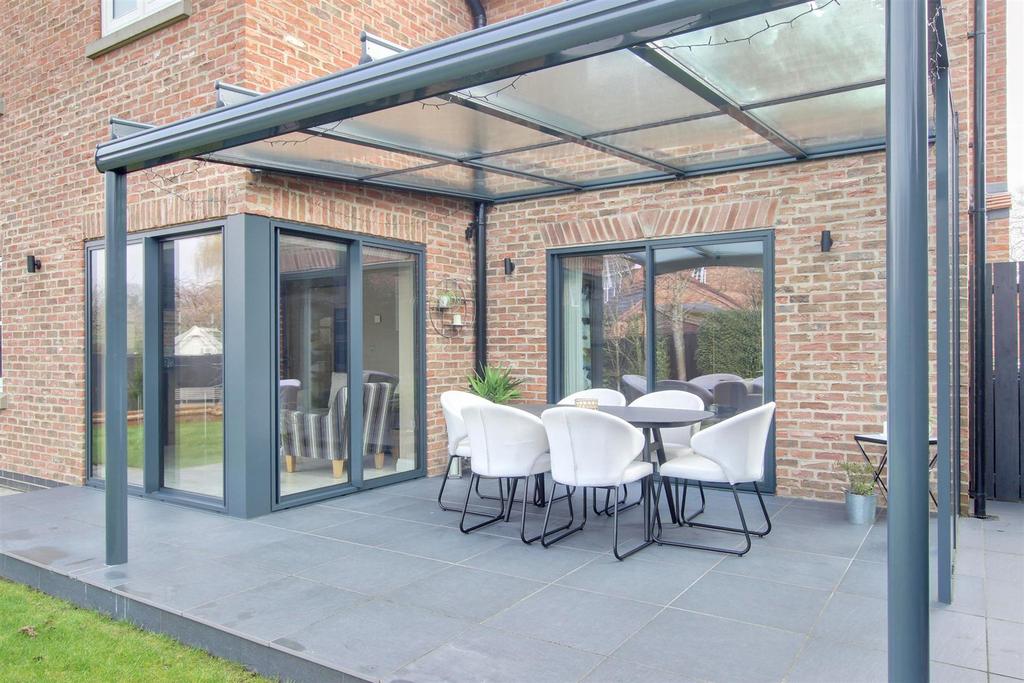 Mere Glen, Leconfield, Beverley 5 bed detached house £650,000