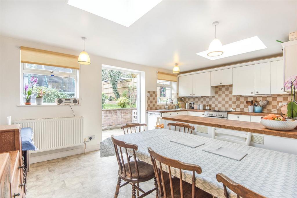 Wrenfield Drive, Caversham, Reading 3 bed semidetached house for sale