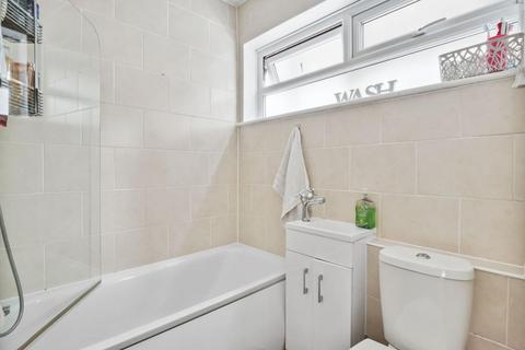 186 Meadowview Road, London, SE6 3NH