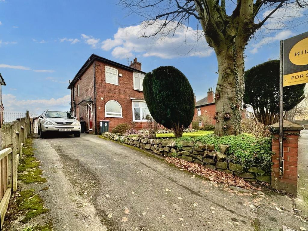 Hilton Lane, Worsley, M28 3 bed semidetached house for sale £325,000