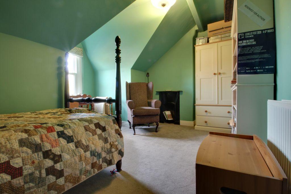 Bedroom 4 (Double)