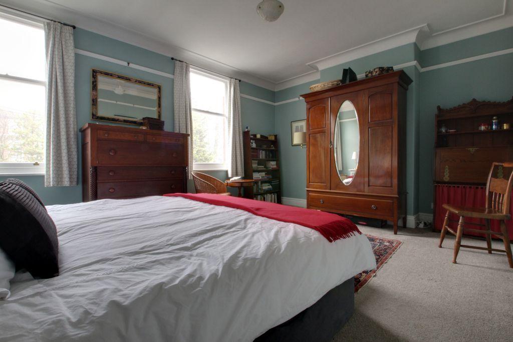 Bedroom 1 (Double)