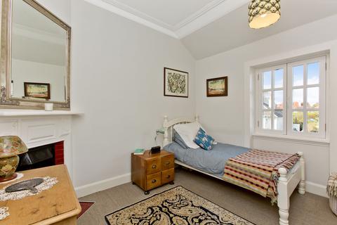 12 Forthview Terrace, Edinburgh, EH4 2AE