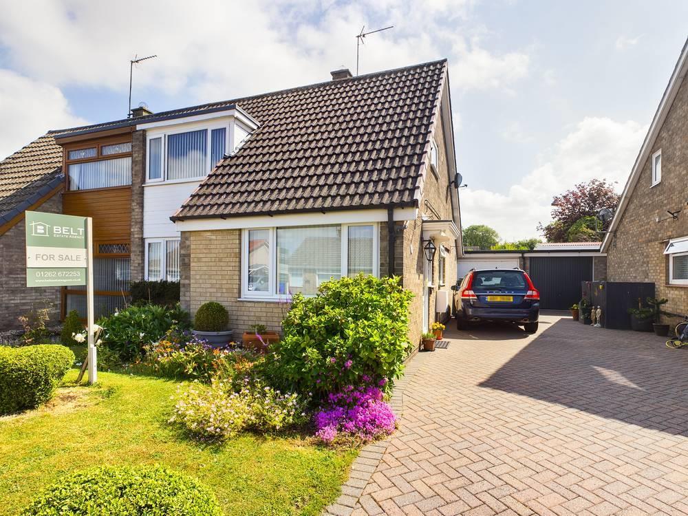Harewood Avenue, Bridlington 2 bed semidetached bungalow for sale £