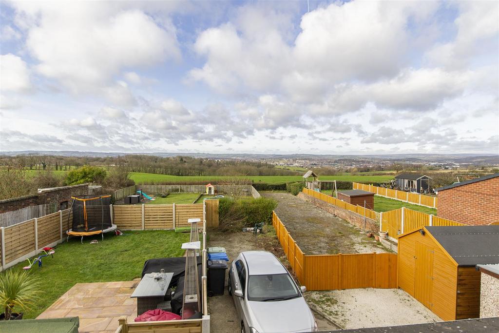 Manor Road, Brimington, Chesterfield 2 bed terraced house for sale £