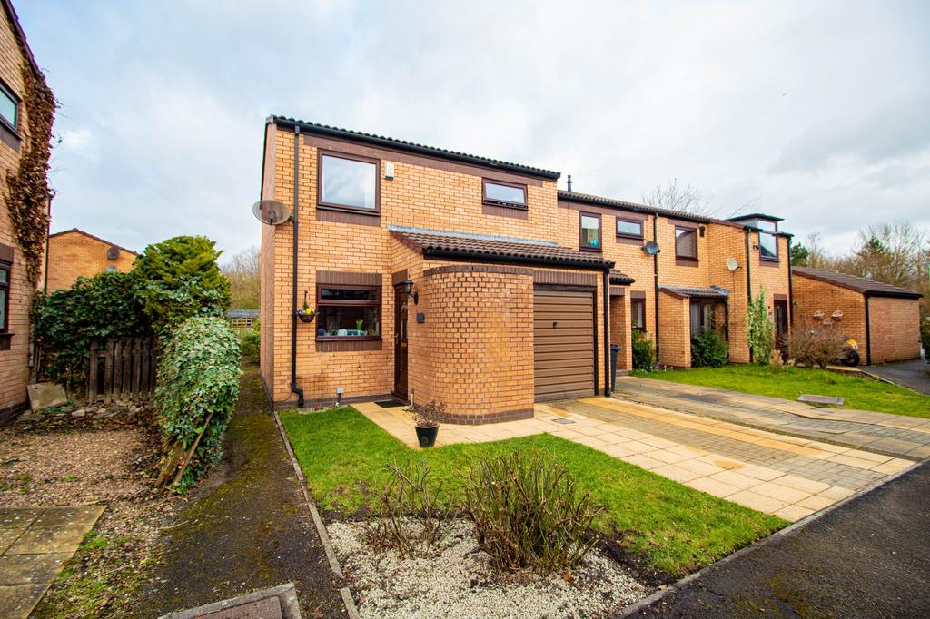 Hatherton Way, Chester 2 bed terraced house £210,000