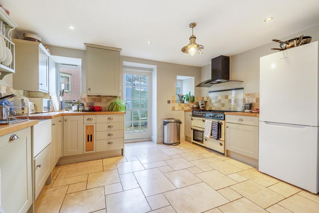 4 Kitchen