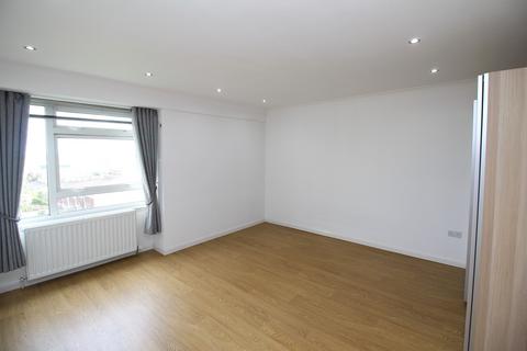 2 bedroom apartment to rent, Hawkley Court, Chapel Street, CM12