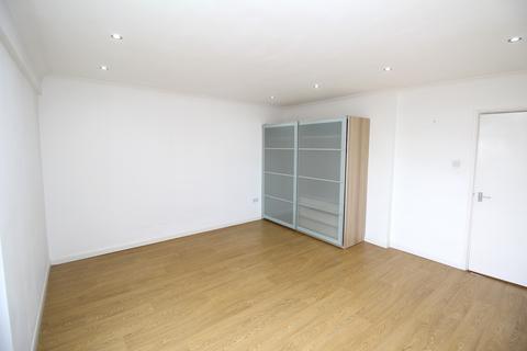 2 bedroom apartment to rent, Hawkley Court, Chapel Street, CM12