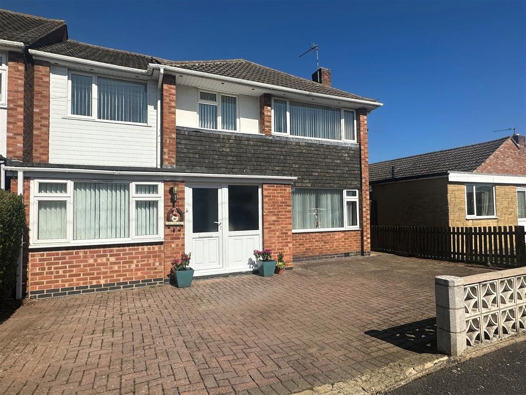 Nene Crescent, Oakham 4 bed detached house £385,000