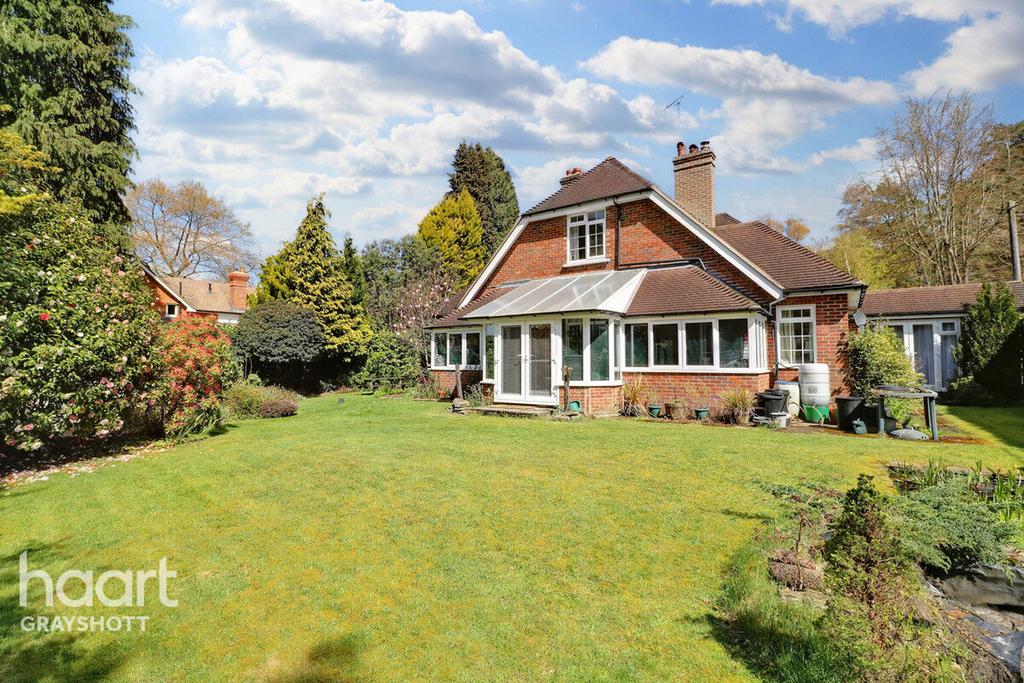 Grayshott Road, Headley Down 4 bed detached house for sale £725,000