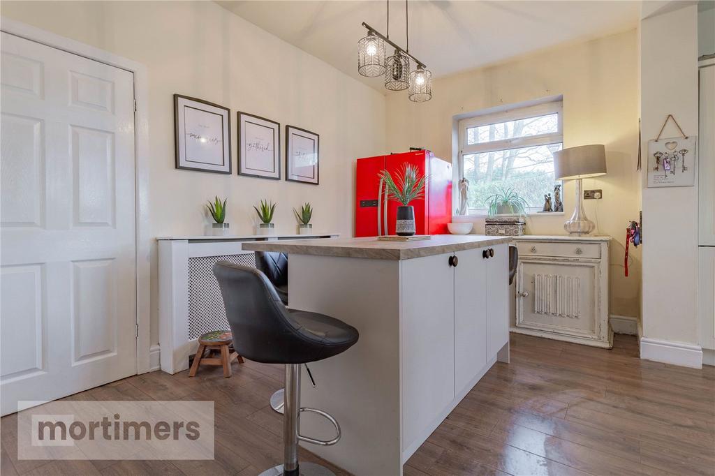 Kitchen/ Breakfast
