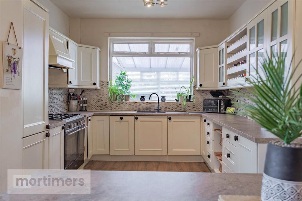 Kitchen/ Breakfast