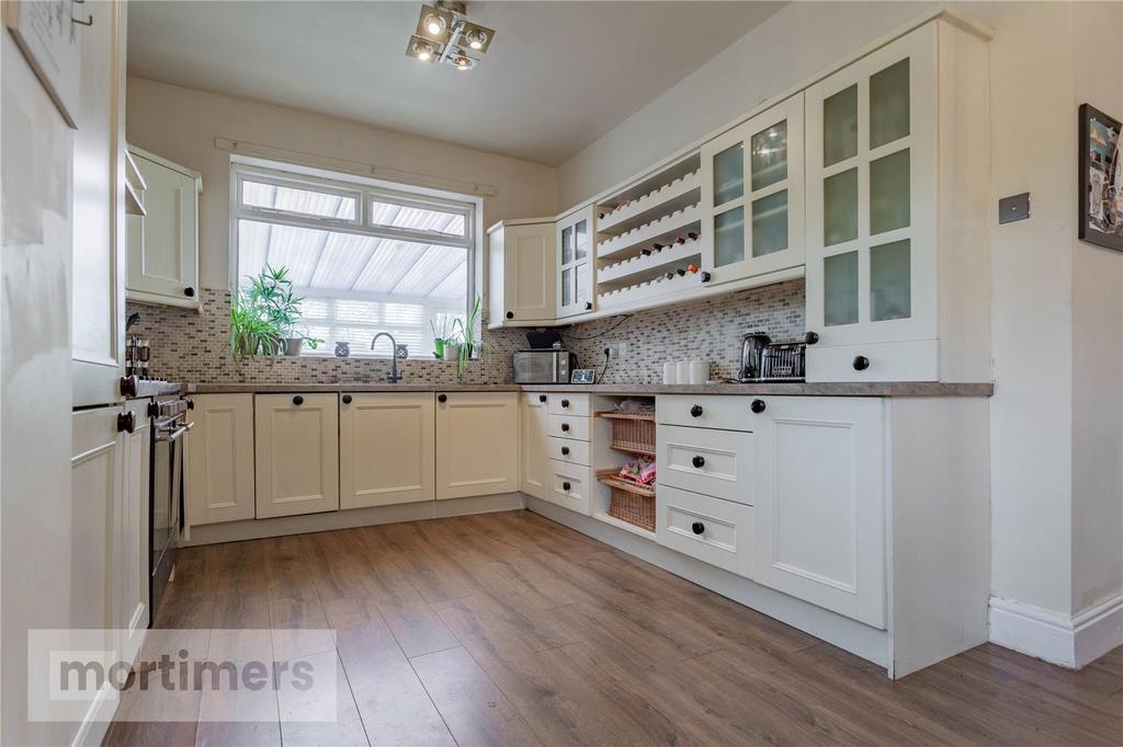 Kitchen/ Breakfast