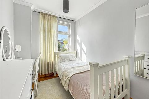 30 Alton Gardens, Twickenham, TW2 7PD