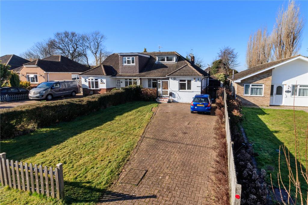 Woodland Avenue, Hartley, Longfield, Kent, DA3 4 bed bungalow for sale £475,000