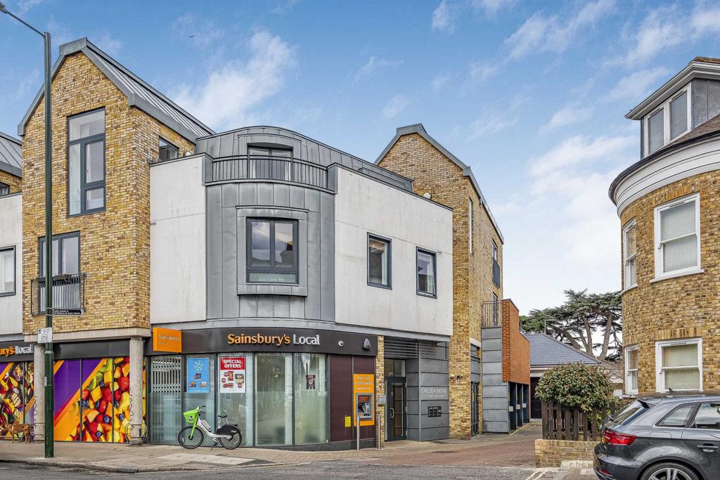 Chelsea House, White Hart Lane, Barnes, SW13 2 bed apartment £2,250